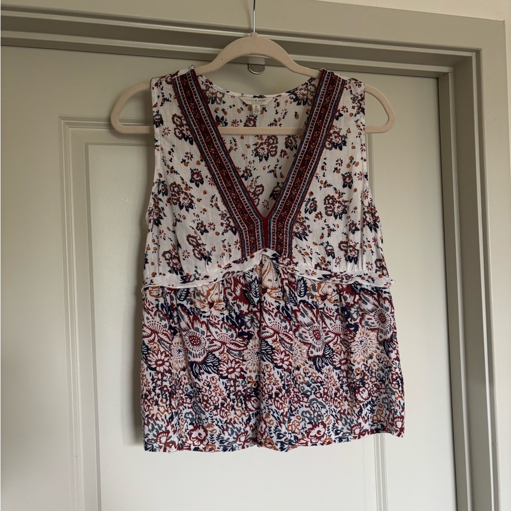 Lucky Brand White and Red Floral V-Neck Blouse
